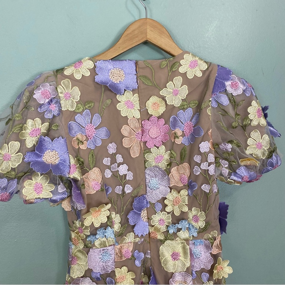 Elliatt Anthea Floral Embroidered Dress Mini Embellished 3D Applique Small - Picture 10 of 12